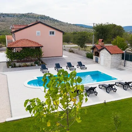 Verbena Villa *