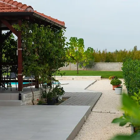 Βίλα Verbena Mala Cista