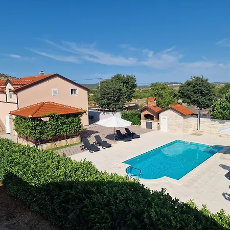 Verbena Βίλα Mala Cista